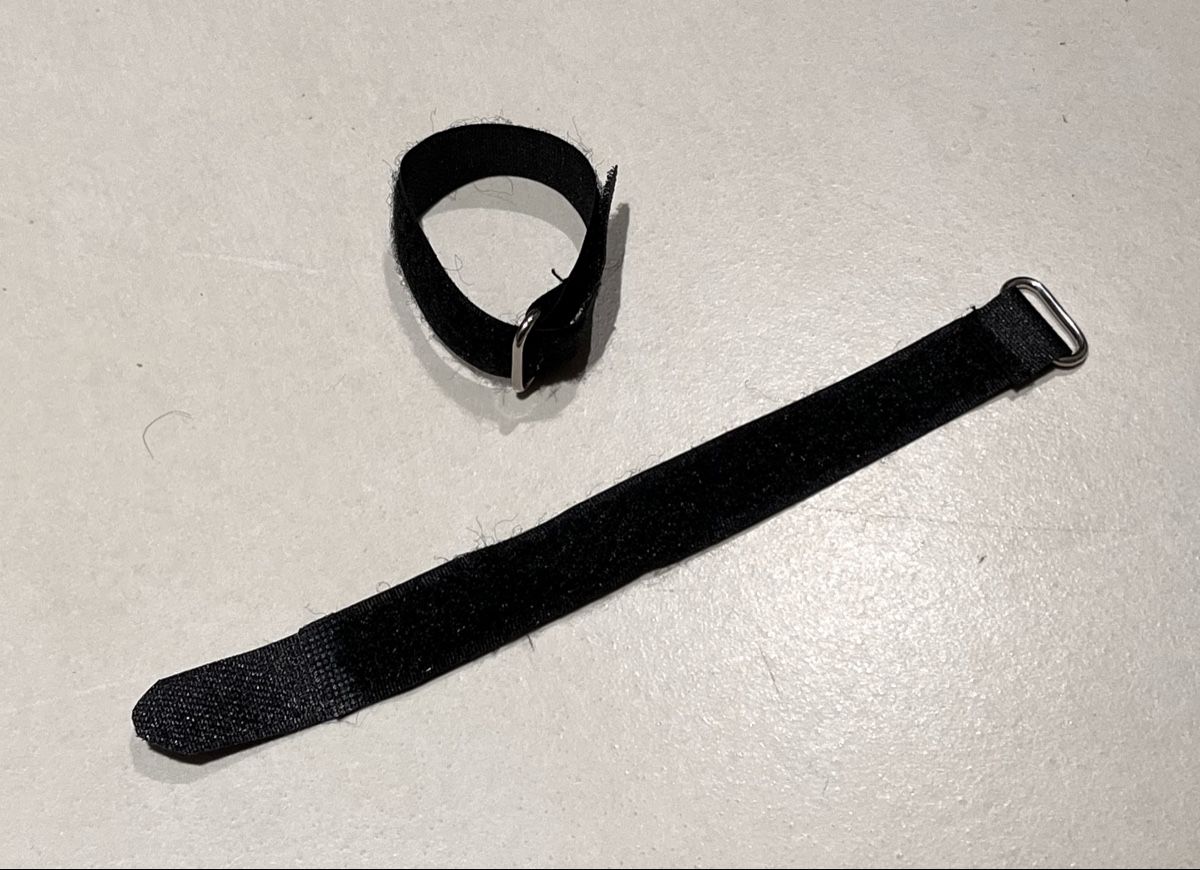 Cavi: Lanières velcro (500 pièces) – Nuovo e nell'imballaggio originale da La Neuveville venduto da Oxalis-Studios 1