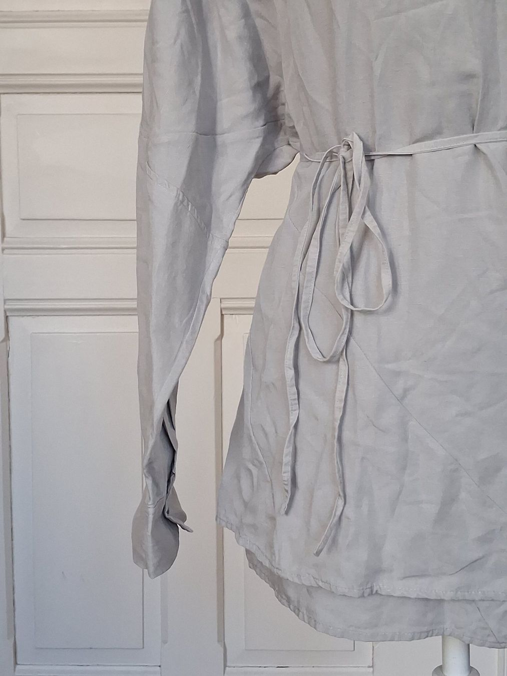 Cos Blusen: Hellgraues Sommer Wickelshirt COS Leinen Gr. M/L – Gebraucht aus Ried-Brig von Zzyzx 1