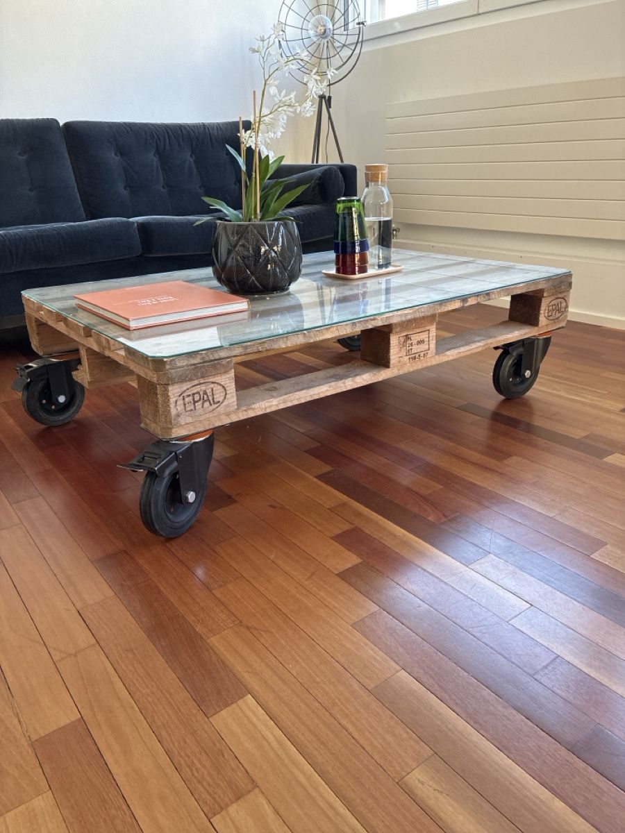 Tavoli: Lounge Tisch – Usato da Urdorf venduto da soul24 1