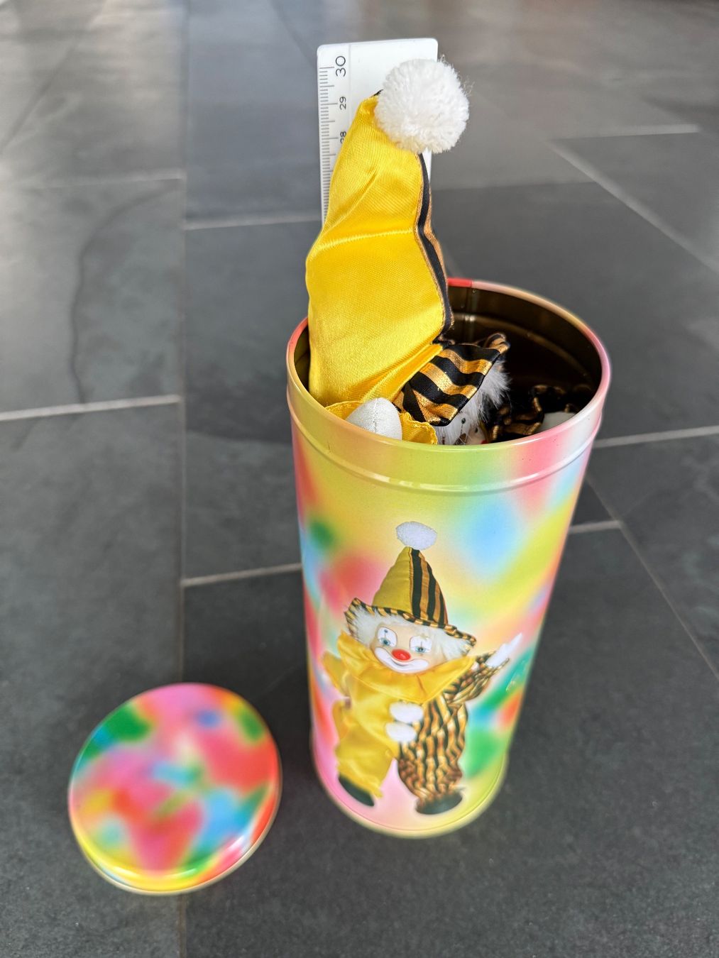 Figuren: Wunderschöner neuer Clown in Dose 33 cm. lang – Neu und originalverpackt aus Stetten SH von Urlaub