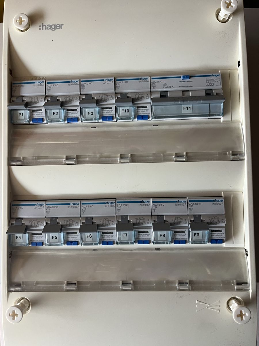 Hager Alimentation électrique: Elektro Verteiler  – D'occasion à Neerach par fuz_8d7l 1