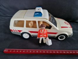 Ambulance Playmobil avec personnage et valise