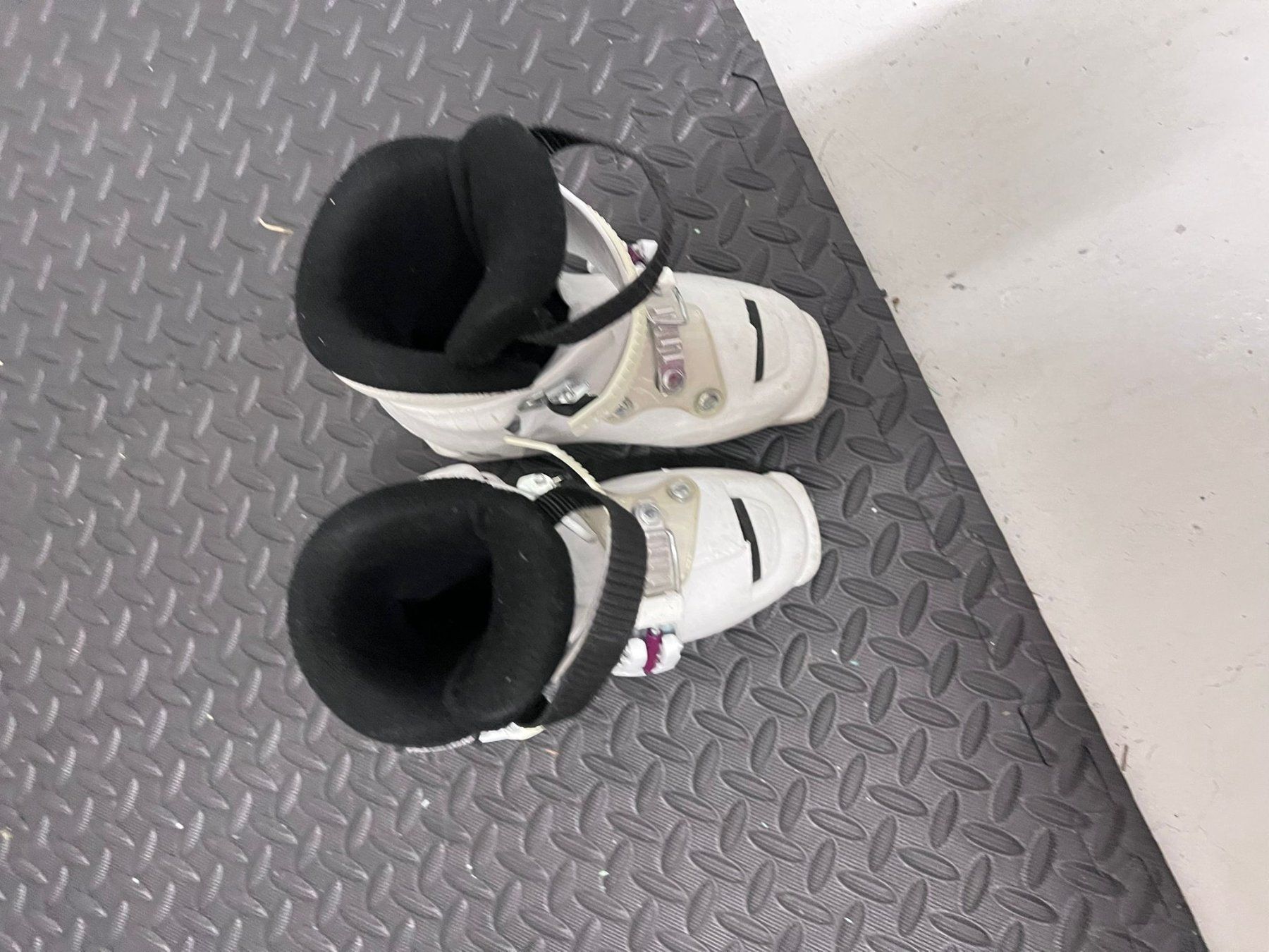 Scarpe per ragazzi: Ski Schuhe kinder - 19/19.5 - 237mm – Usato da Gockhausen venduto da ged_d7cp 1