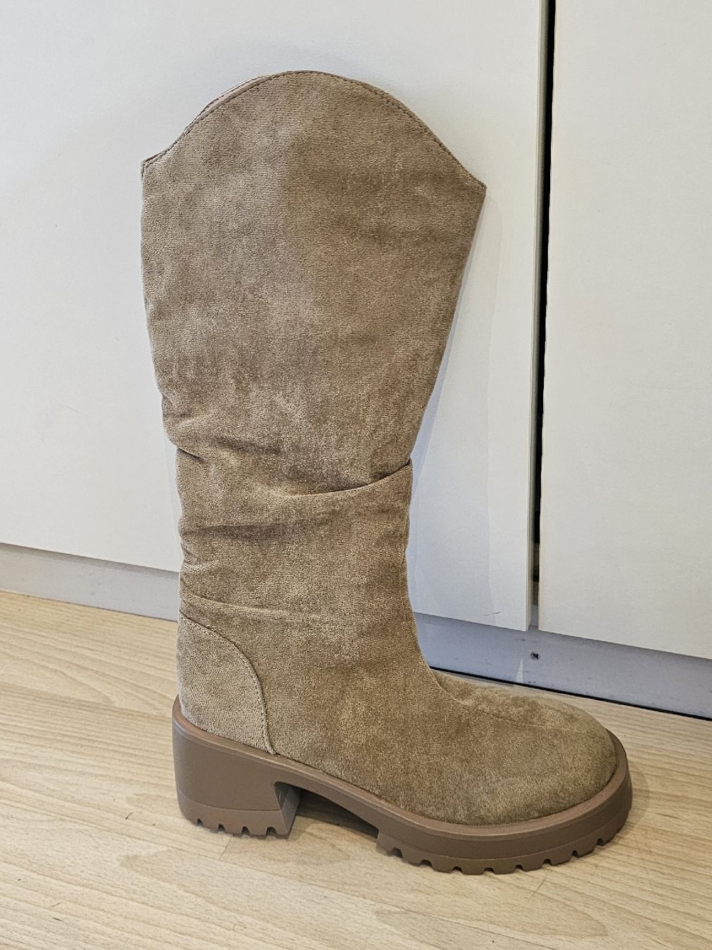 Damenschuhe: Schöne Herbst-Stiefel "NEU" – Neu (gemäss Beschreibung) aus Fehraltorf von Sumin 2