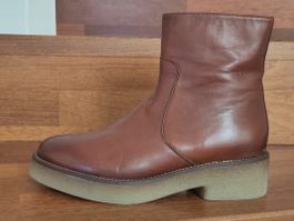 Bottines en cuir marron neuves (39)