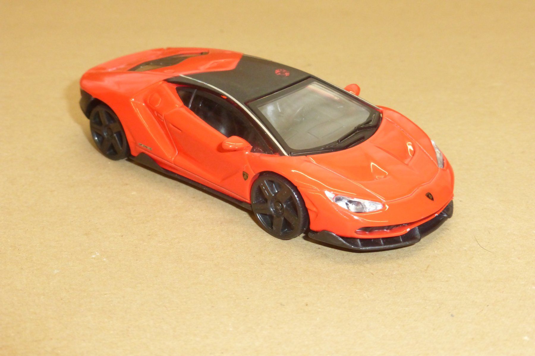 Bburago Modellini d'auto: Lamborghini Centenario rot – Usato da Gempen venduto da Smokie72