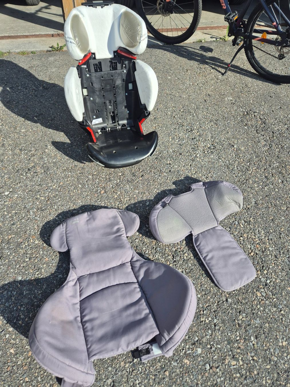 Seggiolini per auto: Kindersitz mit Isofix – Usato da Davos Platz venduto da abcgarage-davos