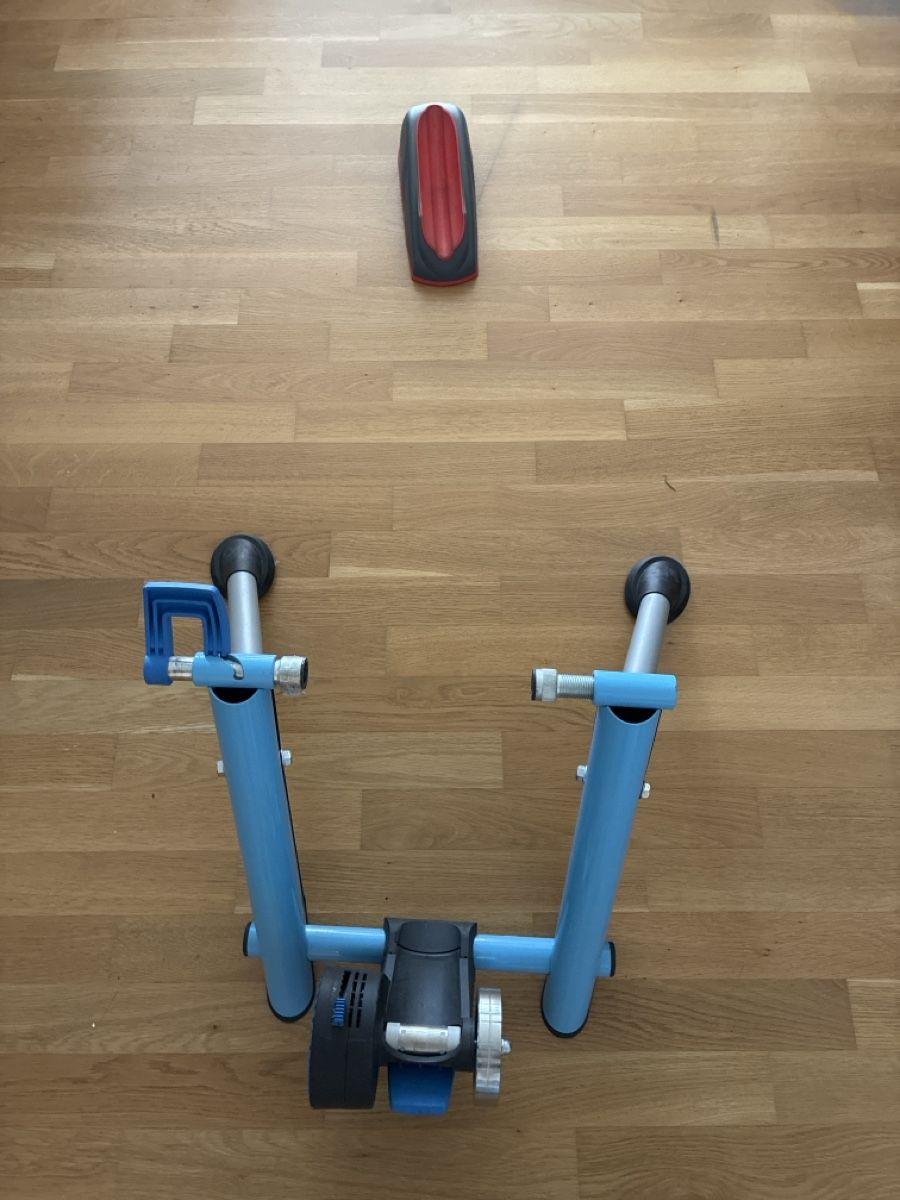 Tacx Hometrainer: Tack Hometrainer Rolle – Usato da uster venduto da gra_mbq7