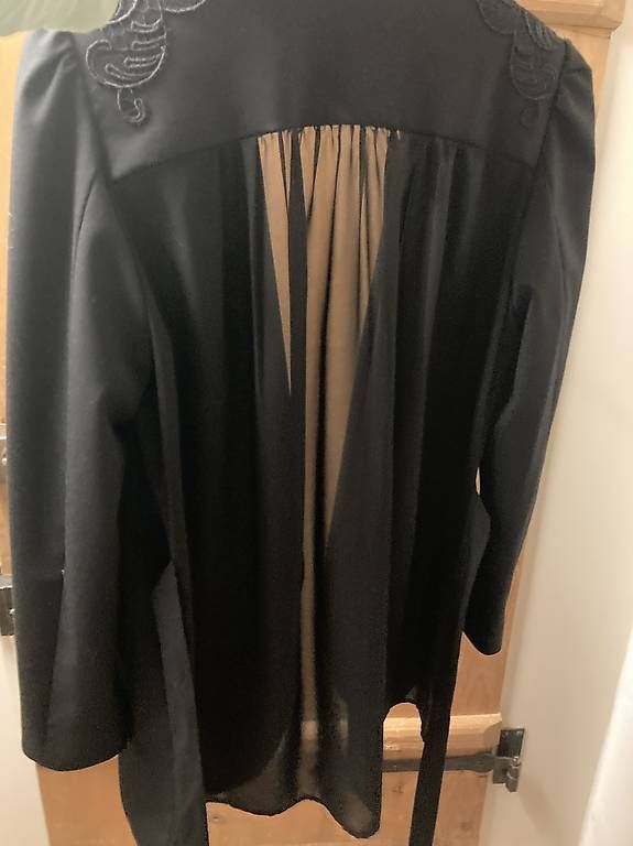 Giacche: Schwarzer Blazer Gr.40 – Usato da Brunnadern venduto da Bumlebee 4