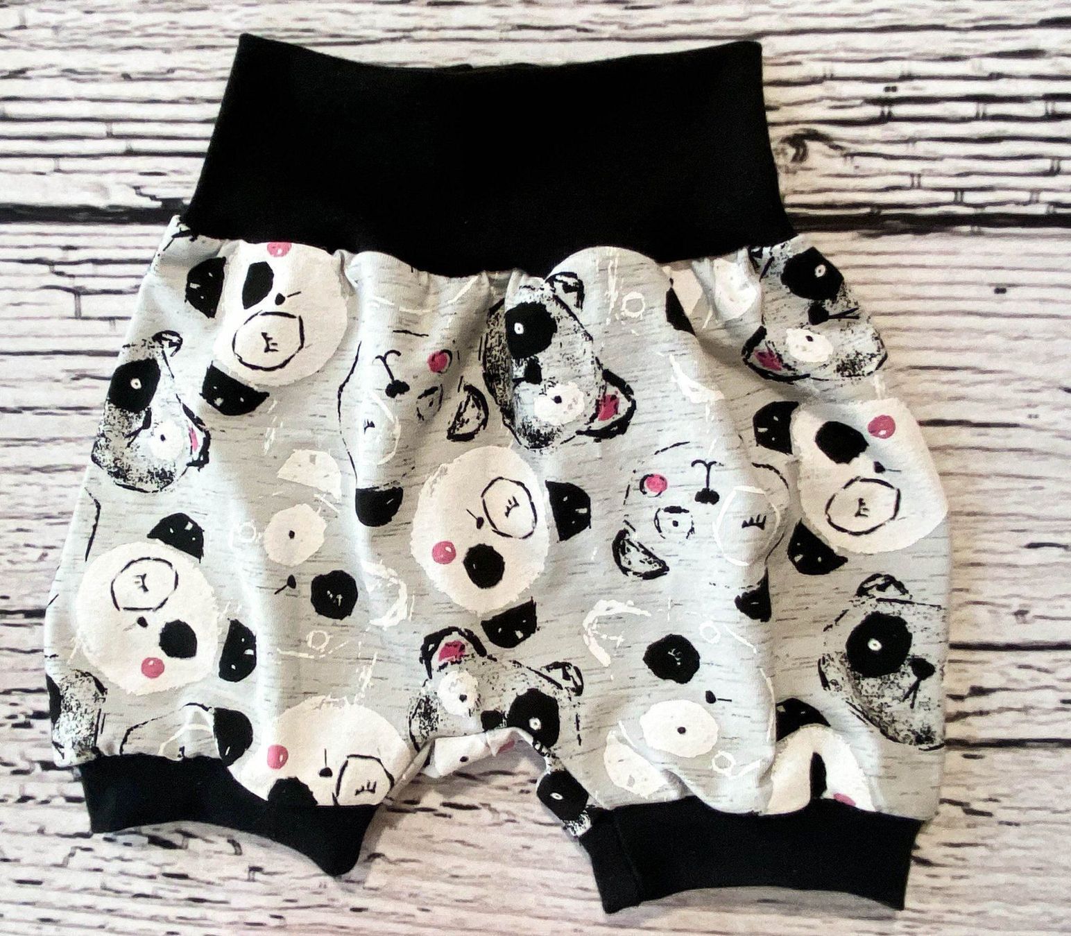 Pantaloni: Kurze Pumphose - Panda- 80/86 - NEU – Nuovo e nell'imballaggio originale da Zürich venduto da sambaum