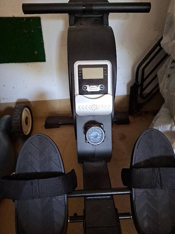 Vélos d'appartement: Rudergerät Rowing Machine  – D'occasion à Uesslingen par Betsy91