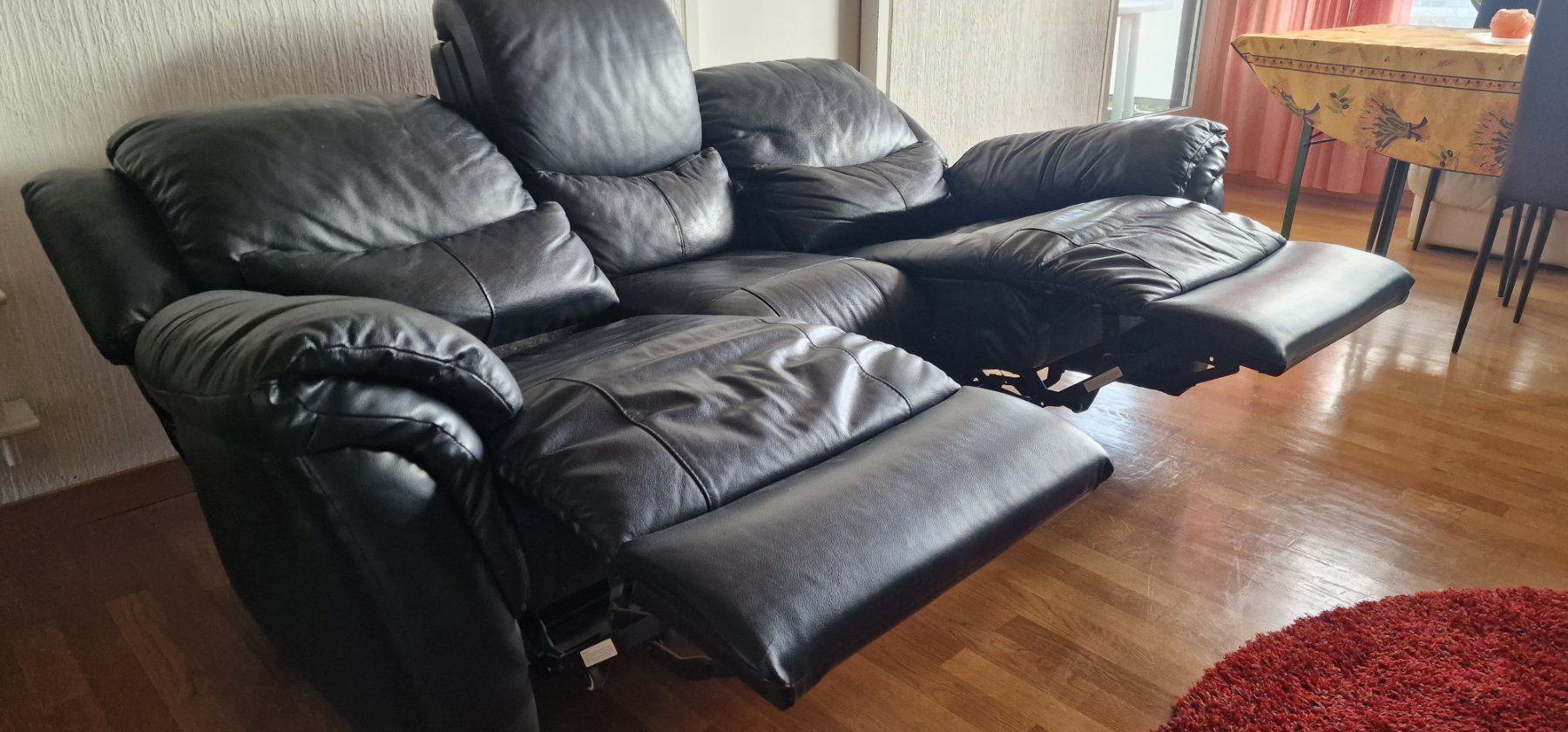 Divani: Canapé relax cuir 3 places, noir, confortable – Usato da Onex venduto da Pascalito_01 2