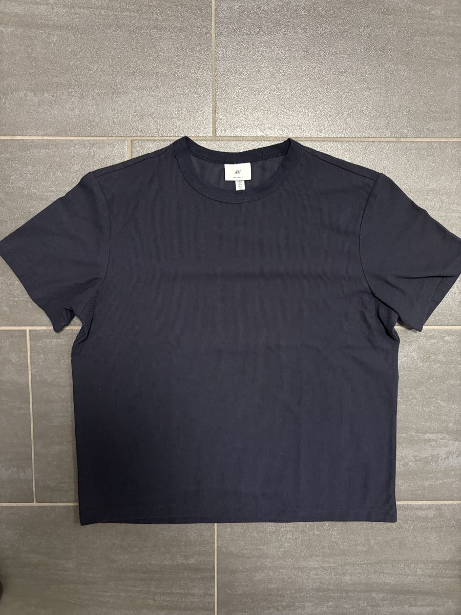 H&M T-shirt: H&M Regular Fit T-Shirt M – Nuovo (secondo la descrizione) da Rümlang venduto da svent 1