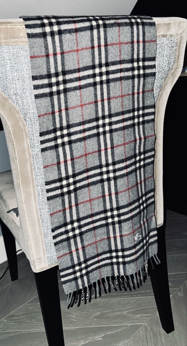 Burberry Foulard & Sciarpe: Burberry Scarf - Wool – Nuovo (secondo la descrizione) da Collonge-Bellerive venduto da alejan_0984 2
