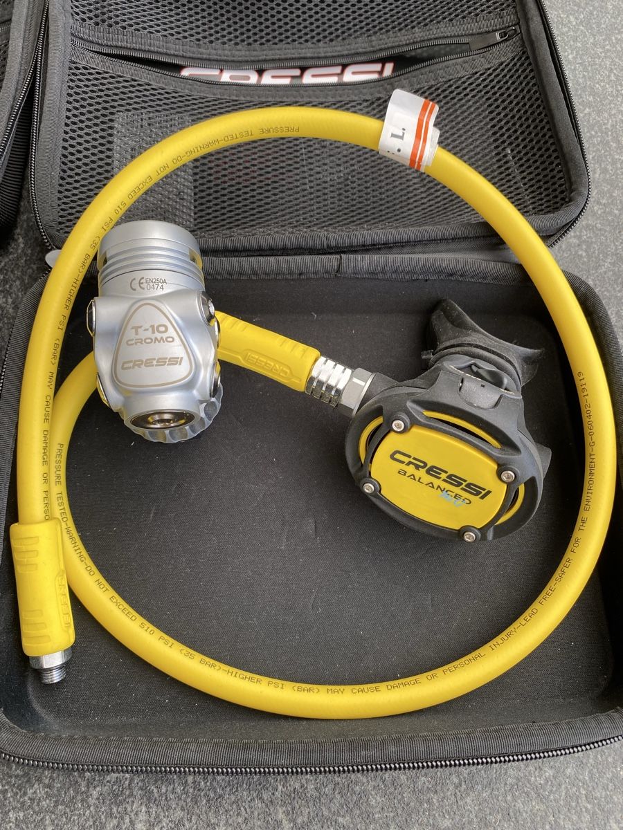 Cressi Respiratori & Giubbotti: Atemregler Kaltwasserset neu – Nuovo e nell'imballaggio originale da Pfäffikon ZH venduto da Deko-Stopp 3