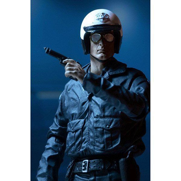 Statuette: NECA Ultimate Terminator 2 T-1000 (Motorcycle Cop) Actionfig – Usato da Zofingen venduto da ActionSpielzeug 5