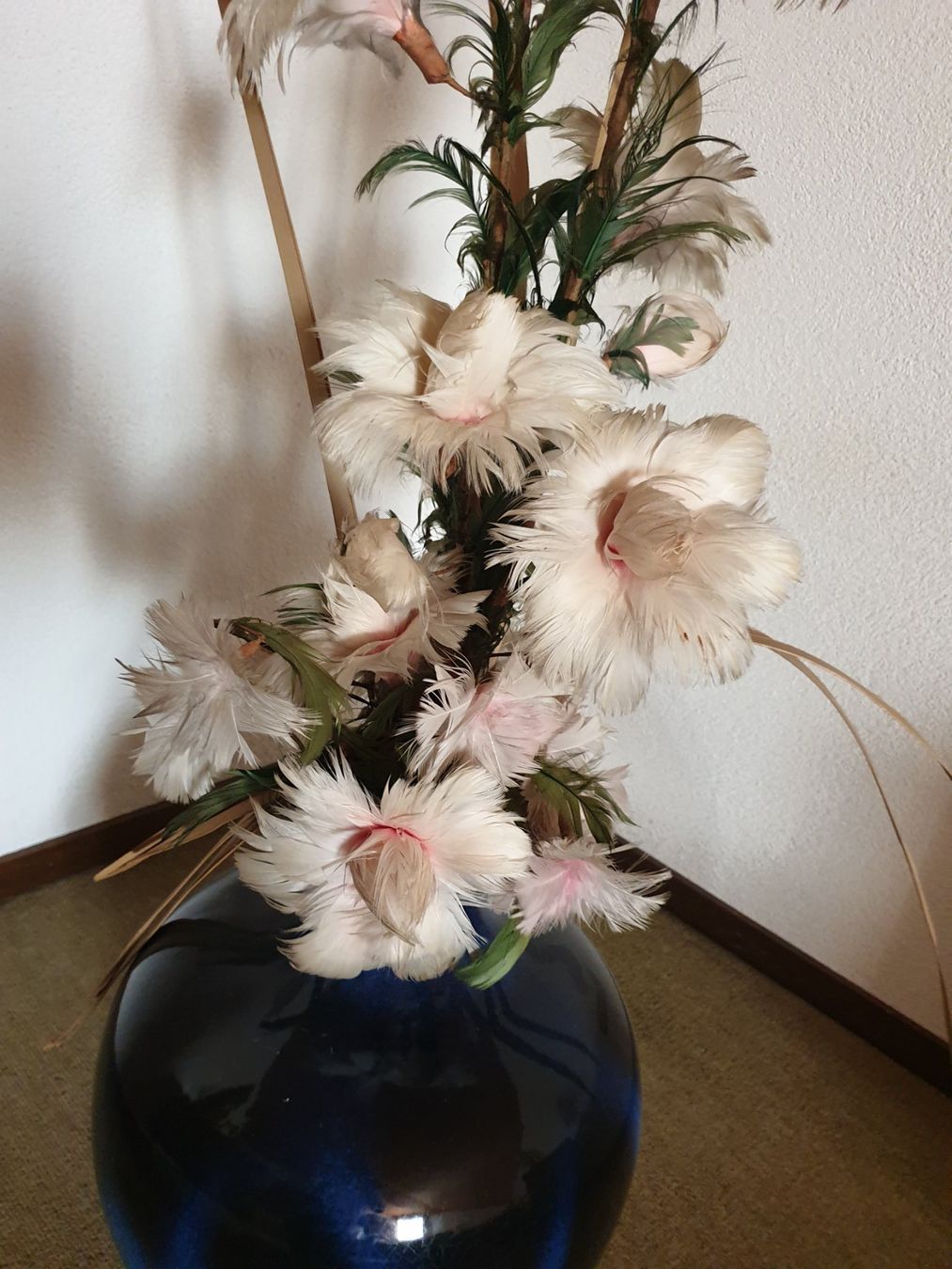 Tutte le decorazioni: Blumendekoration aus Federn – Usato da Tuggen venduto da Mviola2 1