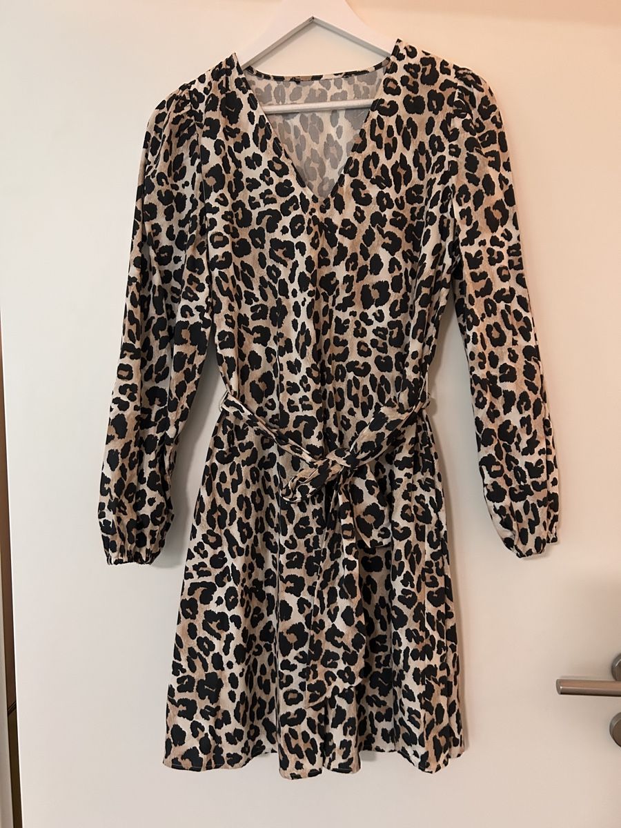 Kleider: Kleid mit Leopardenmuster, Grösse 38 – Neu (gemäss Beschreibung) aus Bülach von lguedeskr