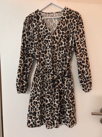 Kleid mit Leopardenmuster, Grösse 38