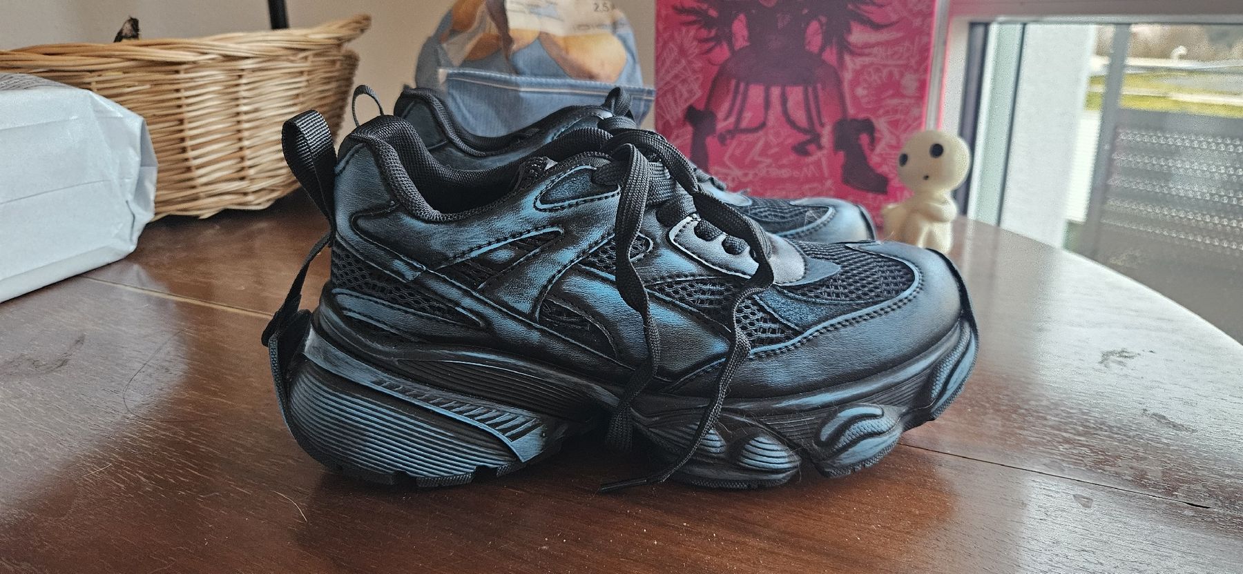 Scarpe da uomo: Koi Hatsune Miku Schuhe Gr 40 – Nuovo (secondo la descrizione) da Winterthur venduto da pet_qjz6