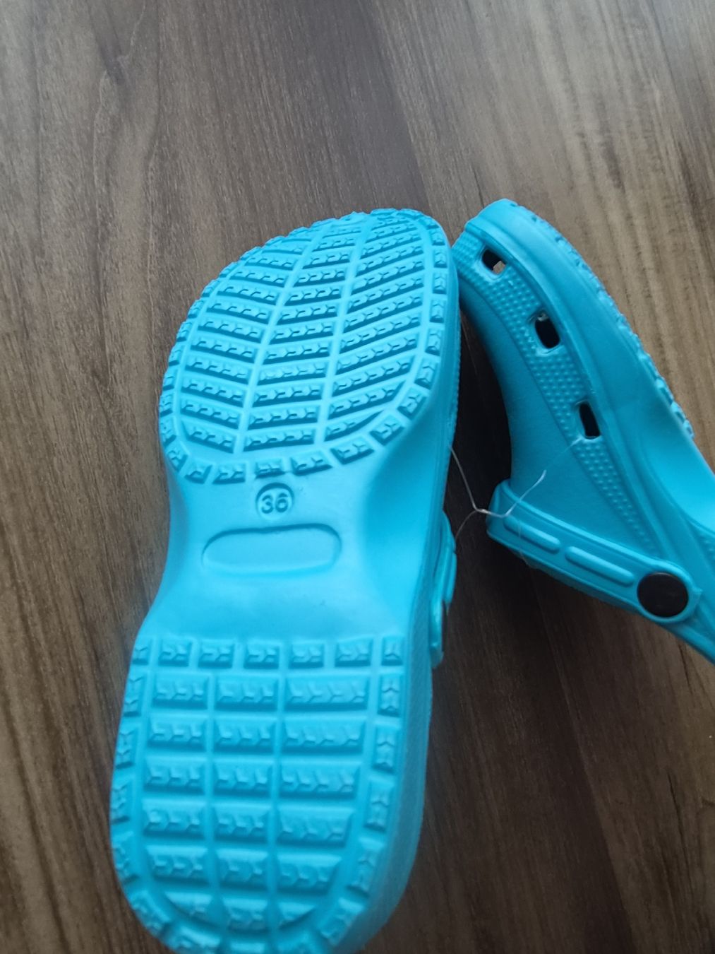 Scarpe per ragazzi: Sommer Clogs / Badeschuhe, türkis, Gr. 36 NEU – Nuovo (secondo la descrizione) da Altishofen venduto da tammy05 2