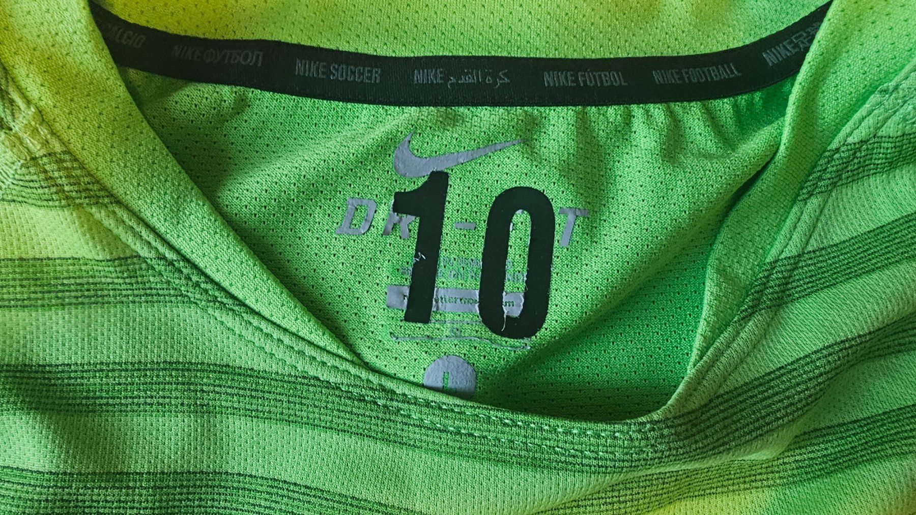 Canottiere & Pantaloni: Carlos Tevez Juventus Training signed – Usato da St-Prex venduto da sebgav 4