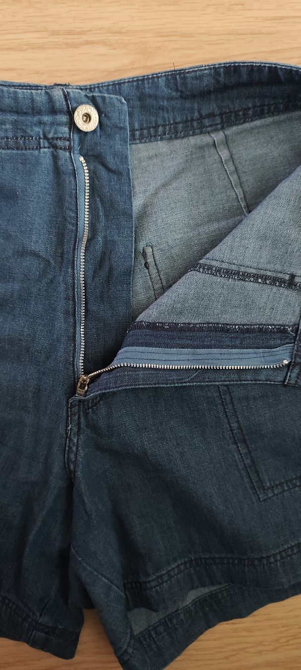 Pepe Jeans Jeans: Pepe jeans Short 31 – Neuf (Voir description) à Martigny par Seuph02 6