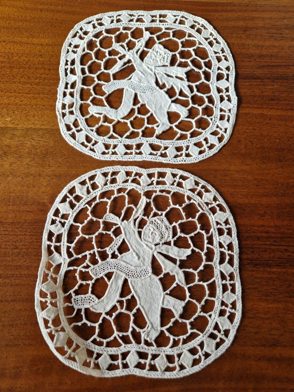 Altra biancheria da tavola: 2 Antike Spitzendeckchen Engel Handarbeit Spitze Vintage ... – Nuovo (secondo la descrizione) da Bern venduto da Antikbatik 1