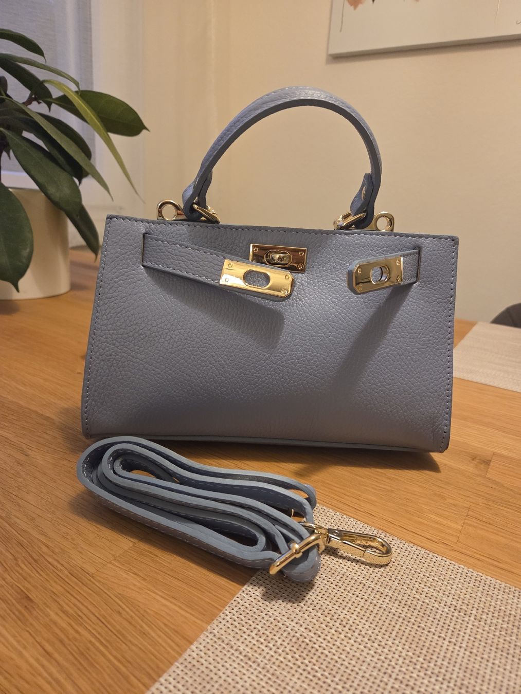 Borse da donna: Elegante Ledertasche taubenblau – Usato da Dänikon ZH venduto da FicusLyrata 1