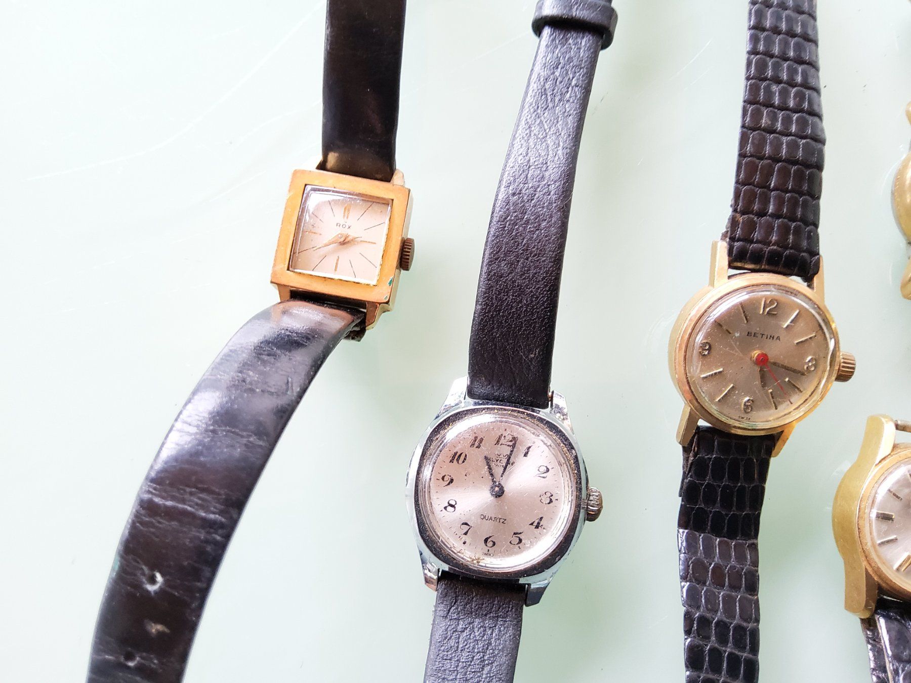 Montres: Lot de dix montres pour dame  – Défectueux à Malleray par Broc-Mo 2