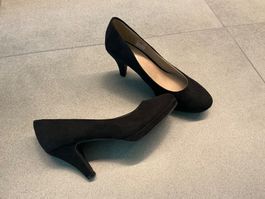 Elegante schwarze Pumps von Carina, Grösse 38
