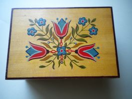 REUGE Spieluhr aus Holz Handbemalt (La viaux Chalet
