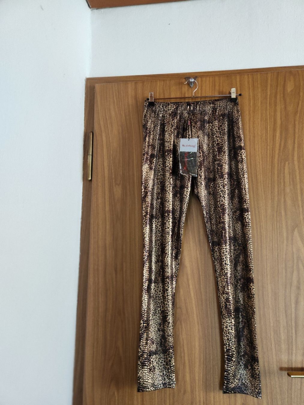 Leggings: Legging imprimé animalier taille 40 neuf – Neuf (Voir description) à Niedergösgen par Eva2410