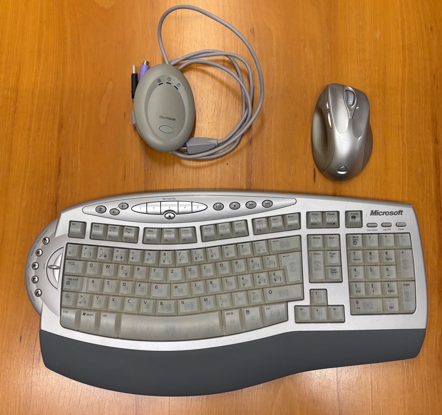 Microsoft Tastiere: Microsoft Wireless Comfort Tastatur + Maus – Usato da Suhr venduto da twt_gb7n