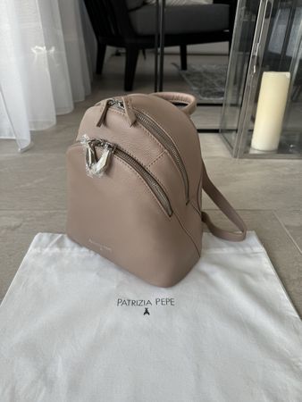 Patrizia Pepe Lederrucksack Beige Leder – Neu