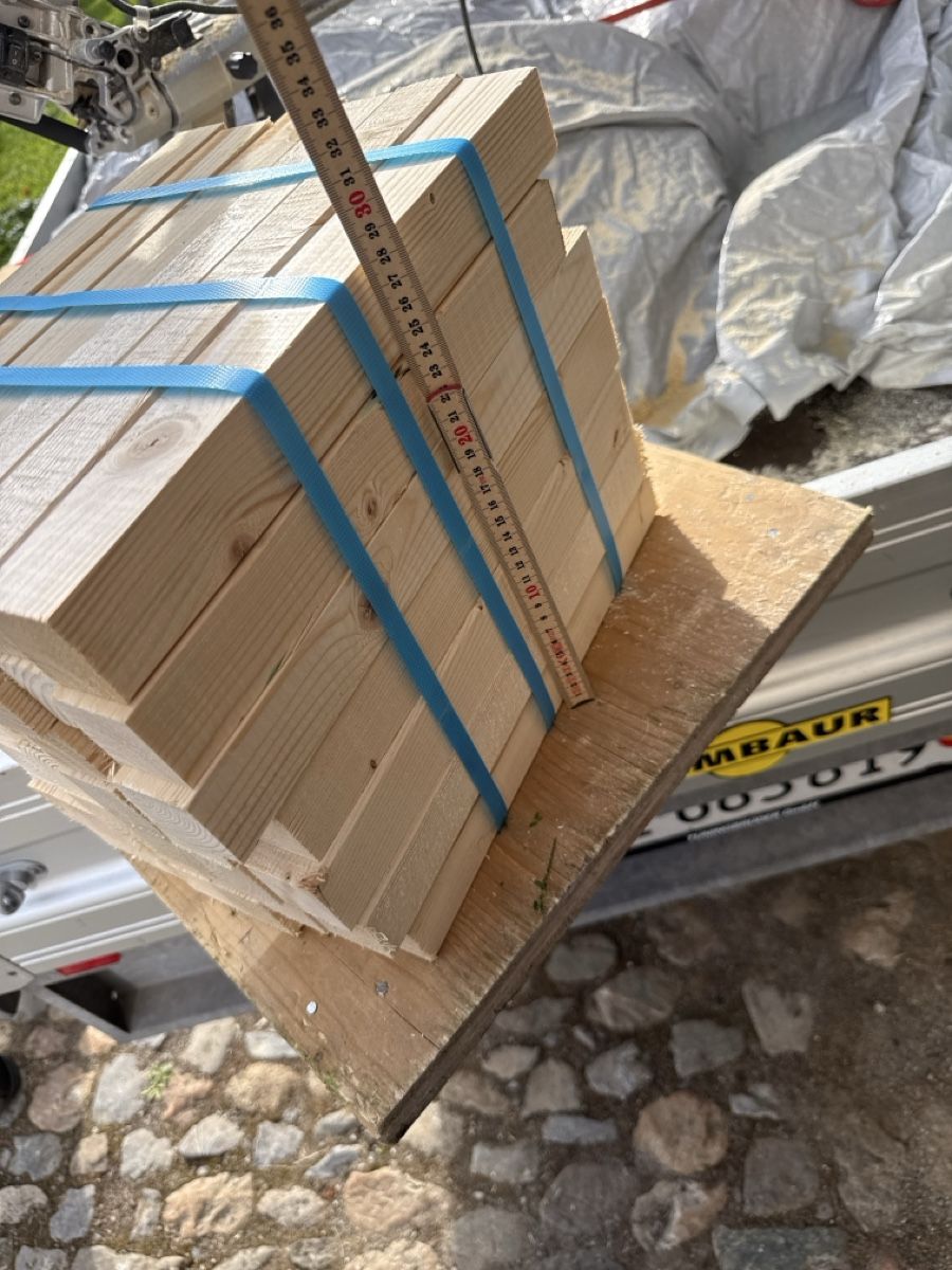 Articoli in legno: Brennholz  – Usato da Langnau i. E. venduto da Acrjl 1
