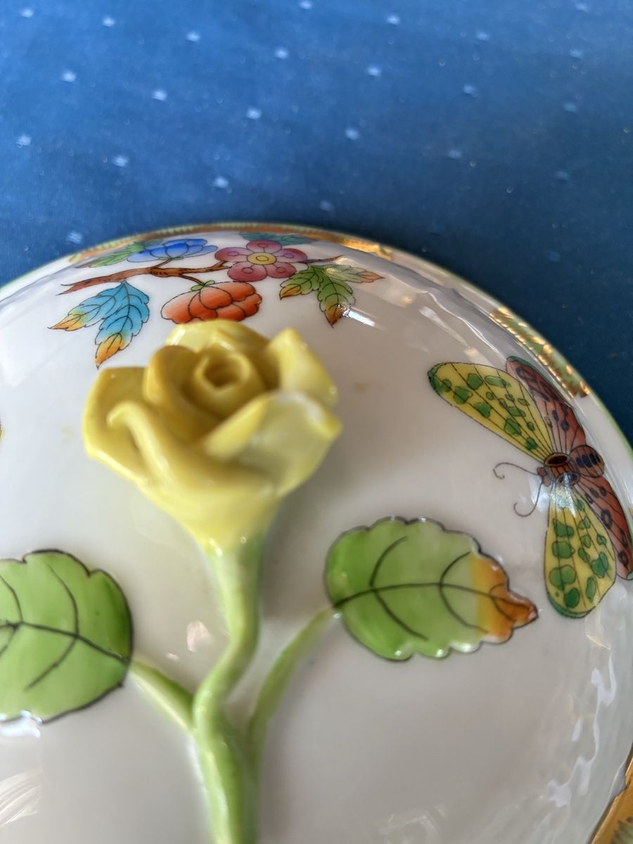 Herend Tassen: Herend - 1 Suppentasse mit Deckel Dekor Victoria  – Gebraucht aus Dornach von Rosengarten 9