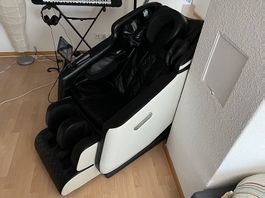 MassageSessel von Kopf bis Fuss massiert!