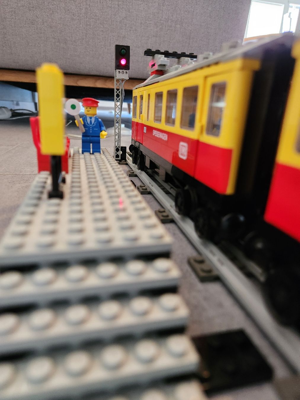Lego Kit di costruzioni: Train LEGO 7740 12V complet - avec rails et transformateur – Usato da Neyruz FR venduto da Hhenrik 5