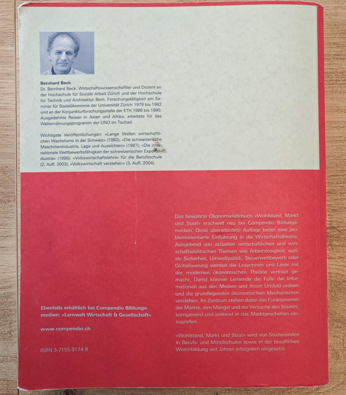 Libri: Volkswirtschaftslehre - Wohlstand, Markt und Staat – Usato da Fislisbach venduto da GenerousClub 1