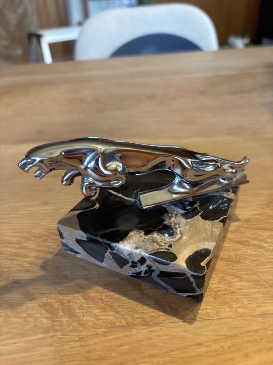 Statuette: Jaguar Figur auf Marmorsockel  – Usato da Lotzwil venduto da kie_fdq8