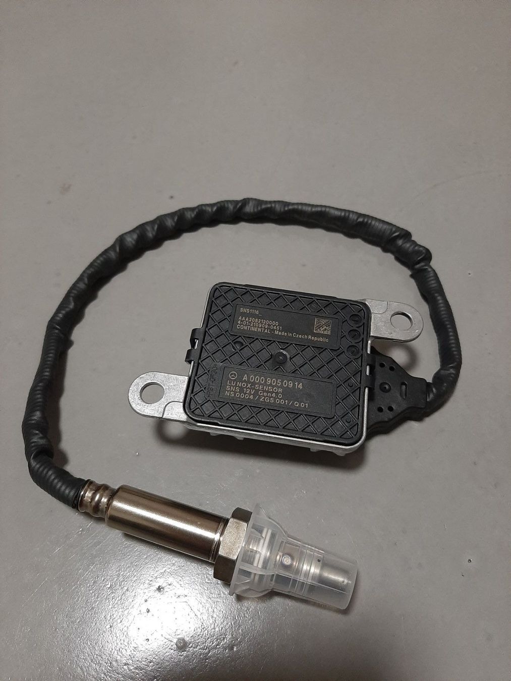 Mercedes-Benz Tutti pezzi di ricambio auto: Mercedes-Benz 220D NOx Sensor A0009050914 – Nuovo e nell'imballaggio originale da Wald ZH venduto da Gregor083 3