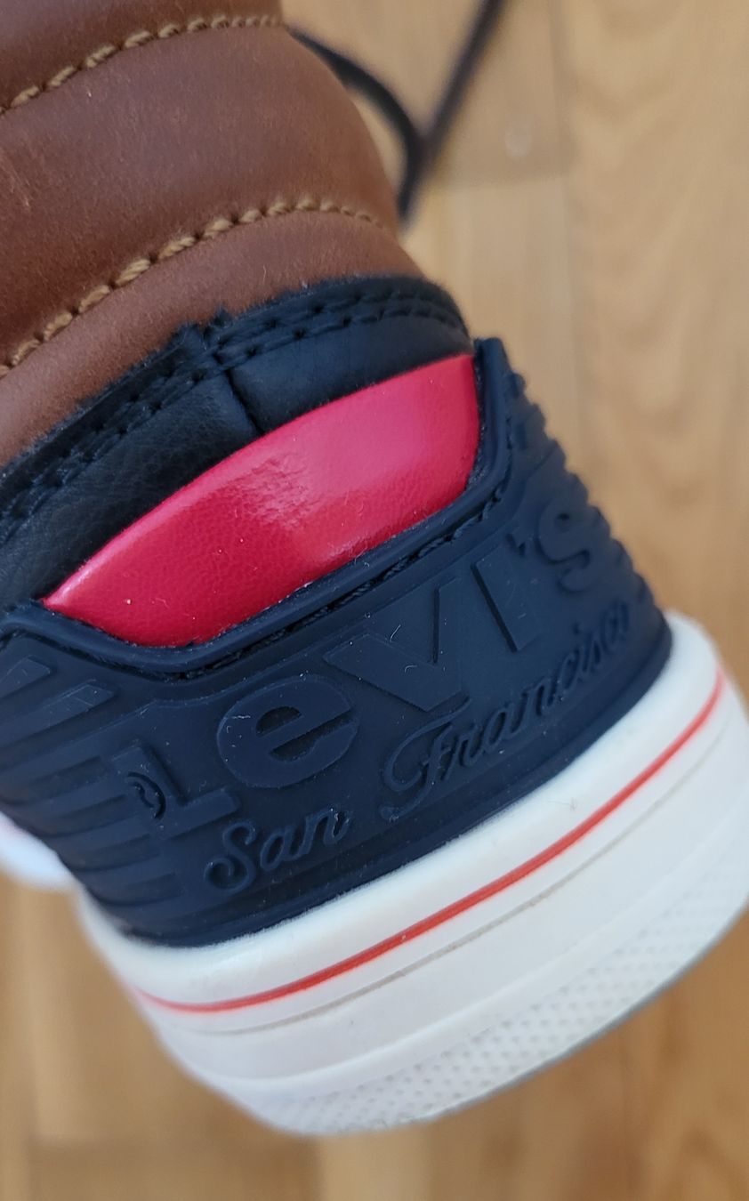 Levi's Scarpe da uomo: Chaussures  Levi's, taille 31  en cuir – Usato da Lavey-Village venduto da agaddy 2