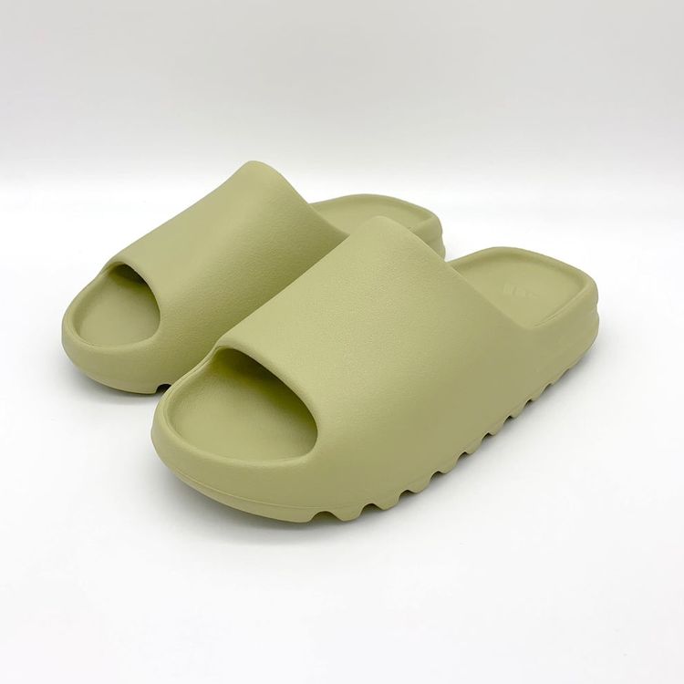 adidas Yeezy Slide Resin (Neu und originalverpackt) in