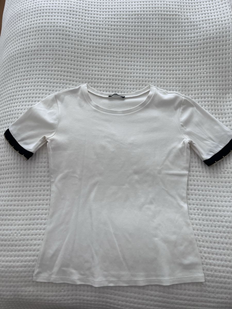 Zara T-shirt: Zara T shirt – Usato da Zurich venduto da amf_k7k2 1