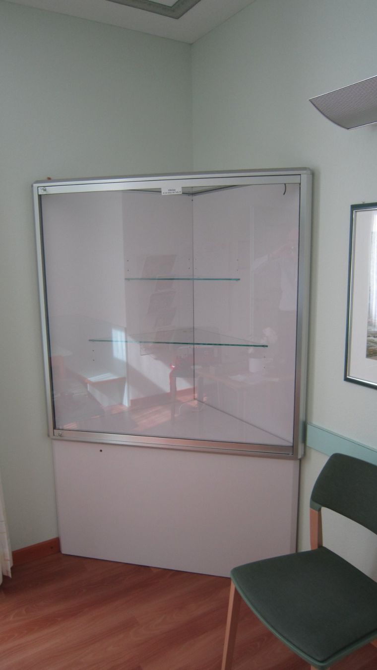 Vetrine: Eckvitrine H190 B130 T 63 – Usato da Rüti/ZH venduto da Limec28