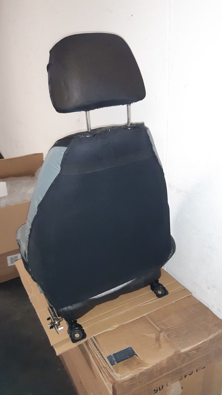 Tutti pezzi di ricambio auto: Mazda MX5 Sitze – Usato da Rothrist venduto da Hoendu044 1