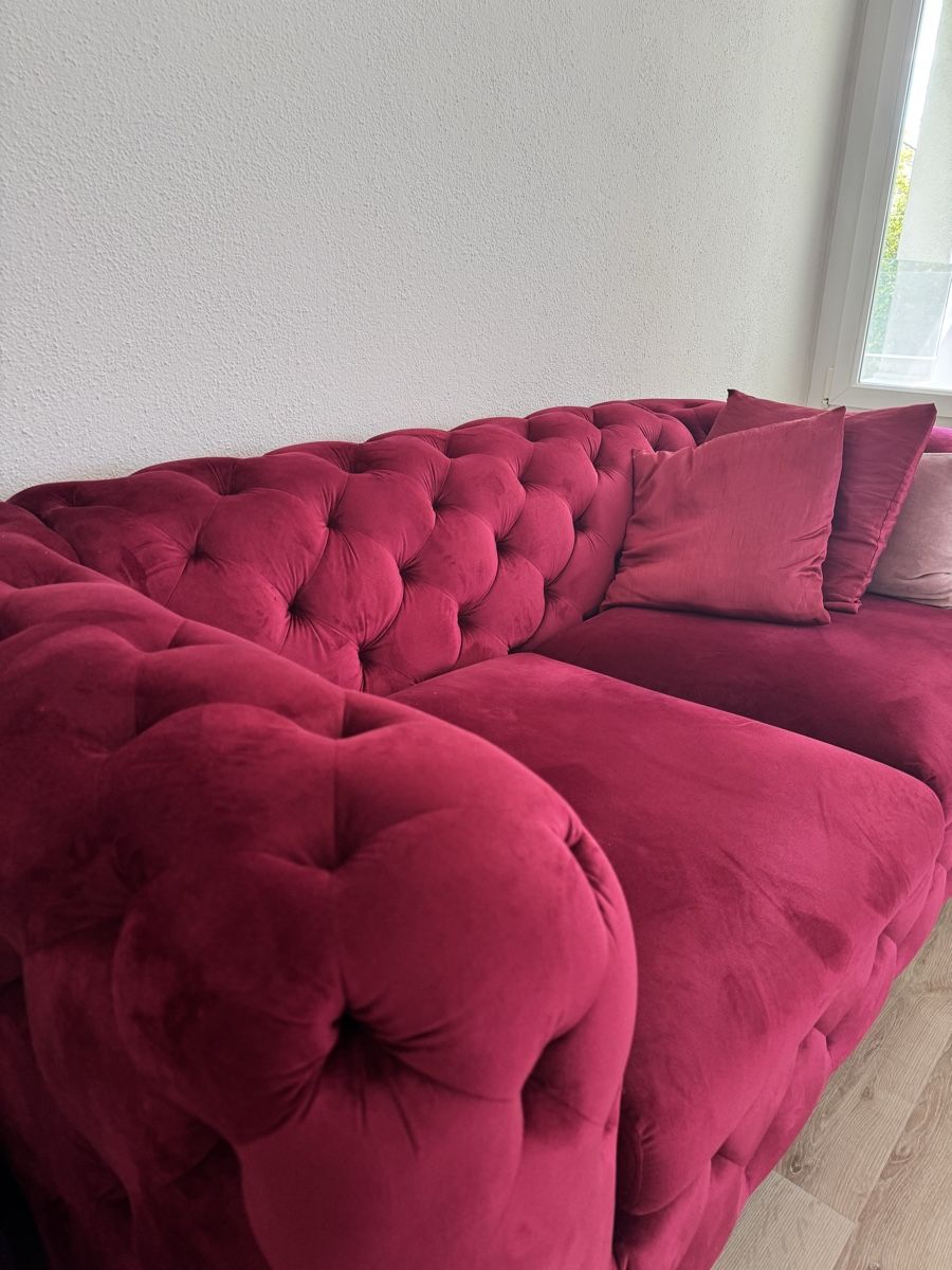 Chesterfield Sofas: Chesterfield sofa velvet Cherry red – Gebraucht aus Zollikon von Marsat25 1