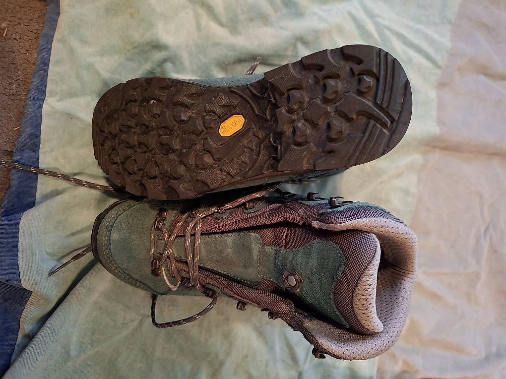 Schuhe für Jungen: Lowa Wanderschuhe – Gebraucht aus Wald AR von nws_q2w5