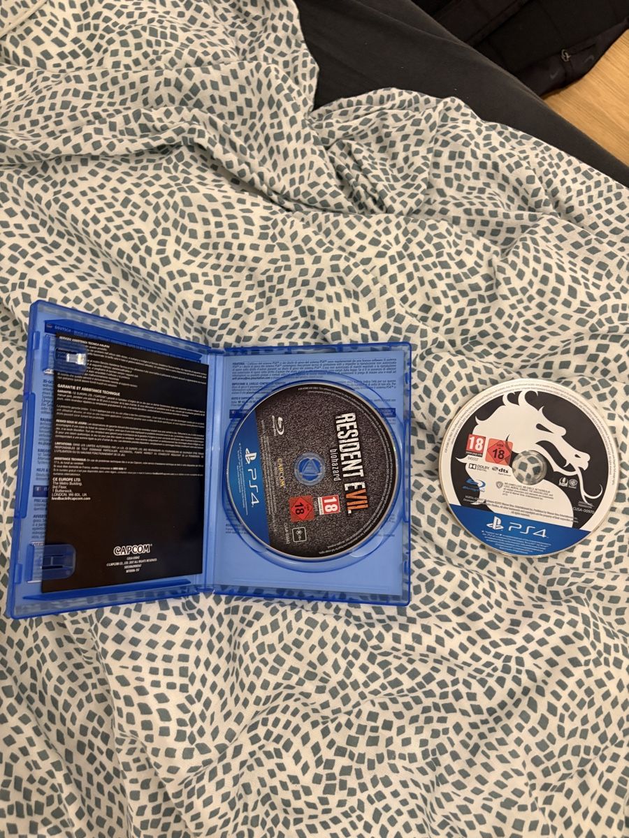 Sony Spiele: Resident Evil Biohazard und Mortal Combat X PS4 – Neu (gemäss Beschreibung) aus Baden von jok_mt7x